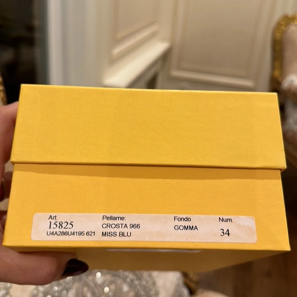 Fendi Kids Sneakers‎ Size 34